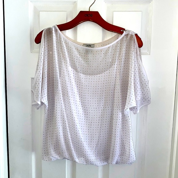 Cache Top - Picture 1 of 1